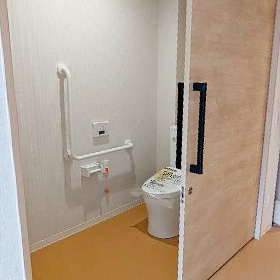 各居室にトイレがございます